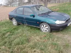 Utilizat 2000 Ford Mondeo Berlinǎ | 1.100 EUR