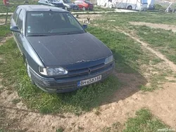 Verde Utilizat 1994 Renault Safrane Hatchback | 950 EUR