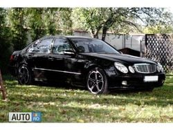 Negru Utilizat 2003 Mercedes E220 Berlinǎ | 5.500 EUR (Preț OK)