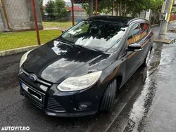 Negru Utilizat 2011 Ford Focus SYNC Edition Break | 4.450 EUR