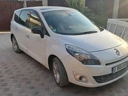 Utilizat 2011 Renault Grand Scénic III Monovolum | 4.900 EUR (Scump)