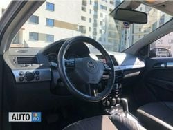 Gri Utilizat 2007 Opel Astra Coupe | 2.999 EUR (Preț OK)