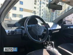Gri Utilizat 2007 Opel Astra Coupe | 2.999 EUR (Puțin scump)