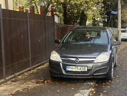 Gri Utilizat 2009 Opel Astra Hatchback | 1.750 EUR (Preț OK)