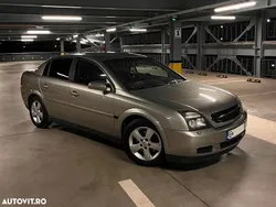 Gri Utilizat 2004 Opel Vectra GTS Berlinǎ | 1.950 EUR