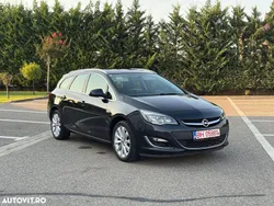 Culoarenegru Utilizat 2013 Opel Astra Innovation Break | 4.290 EUR (Preț bun)