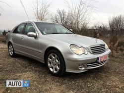 Argintiu Utilizat 2004 Mercedes C220 Berlinǎ | 3.999 EUR (Puțin scump)