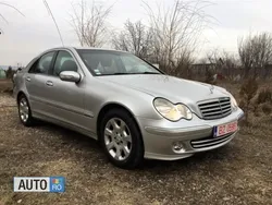 Argintiu Utilizat 2004 Mercedes C220 Berlinǎ | 3.999 EUR (Puțin scump)