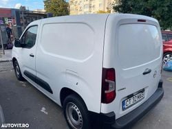 Culoarealb Utilizat 2020 Opel Combo Monovolum | 13.000 EUR (Puțin scump)
