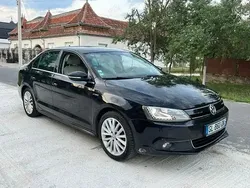 Negru Utilizat 2014 VW Jetta Hybrid Berlinǎ | 6.000 EUR