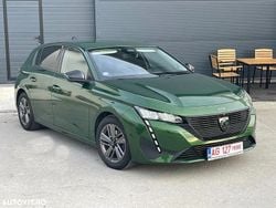 Culoareverde Utilizat 2023 Peugeot 308 Allure Hatchback | 15.900 EUR (Scump)