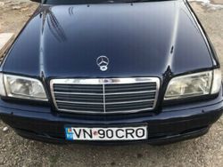 Albastru Utilizat 2000 Mercedes C250 Berlinǎ | 2.150 EUR