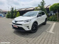 Alb Utilizat 2018 Toyota RAV4 SUV | 15.950 EUR (Preț bun)