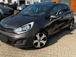 Maro Utilizat 2012 Kia Rio FIFA World Cup Edition Hatchback | 7.360 EUR (Preț OK)