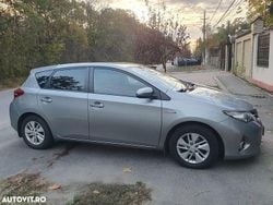 Argint Utilizat 2013 Toyota Auris Hybrid Luna Hatchback | 9.800 EUR (Preț OK)