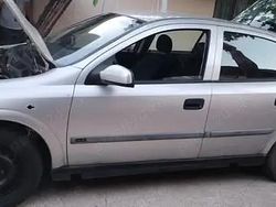 Auriu Utilizat 2001 Opel Astra Hatchback | 4.000 EUR