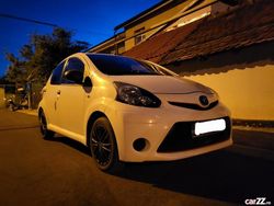 Alb Utilizat 2013 Toyota Aygo Hatchback | 4.200 EUR