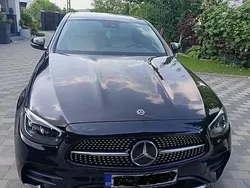 Negru Utilizat 2020 Mercedes E220 AMG line Berlinǎ | 44.000 EUR