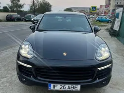 Culoarealbastru Utilizat 2015 Porsche Cayenne S E-Hybrid SUV | 26.200 EUR