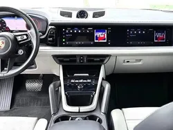 Culoarenegru Utilizat 2023 Porsche Cayenne SUV | 94.380 EUR