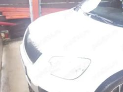 Alb Utilizat 2013 Skoda Yeti SUV | 13.000 EUR (Scump)