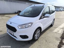 Alb Utilizat 2020 Ford Tourneo Courier Titanium Monovolum | 8.900 EUR (Preț OK)