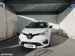 Alb Utilizat 2023 Renault Zoe Equilibre Hatchback | 19.699 EUR (Preț OK)