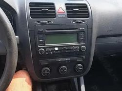 Utilizat 2004 VW Golf V Hatchback | 1.600 EUR (Preț bun)