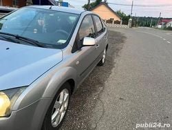 Gri Utilizat 2005 Ford Focus Hatchback | 1.000 EUR (Preț OK)