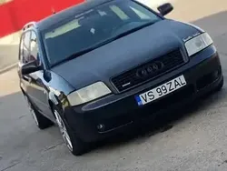 Utilizat 2000 Audi A6 Berlinǎ | 1.400 EUR