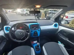 Culoarealb Utilizat 2014 Toyota Aygo Play Hatchback | 6.300 EUR (Scump)
