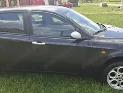 Negru Utilizat 2004 Alfa Romeo 147 Hatchback | 1.300 EUR
