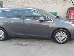 Gri Utilizat 2011 Opel Astra Break | 3.800 EUR (Preț OK)