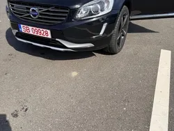Negru Utilizat 2016 Volvo XC60 R-Design SUV | 18.500 EUR (Preț bun)
