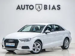 Alb Utilizat 2020 Audi A3 Design Berlinǎ | 14.950 EUR (Preț bun)