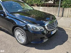 Negru Utilizat 2016 Mercedes E220 Avantgarde Break | 15.000 EUR (Preț bun)