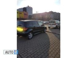 Negru Utilizat 2010 Mercedes B180 Monovolum | 6.400 EUR