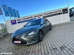 Verde Nouă 2024 Lexus ES300H Executive Line Berlinǎ | 53.950 EUR