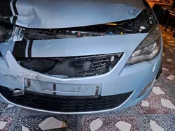 Utilizat 2010 Opel Astra Hatchback | 1.800 EUR