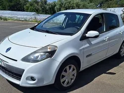 Alb Utilizat 2012 Renault Clio III Hatchback | 3.399 EUR