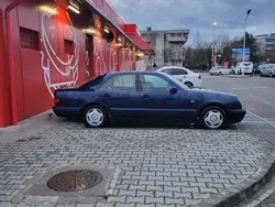 Mercedes E200