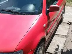 Rosu Utilizat 2001 VW Polo Hatchback | 1.500 EUR