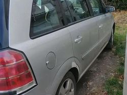 Utilizat 2007 Opel Zafira Berlinǎ | 950 EUR