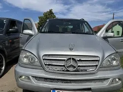 Utilizat 2003 Mercedes ML270 SUV | 1.300 EUR