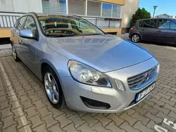 Argintiu Utilizat 2013 Volvo V60 Momentum Break | 5.100 EUR (Super Preț)