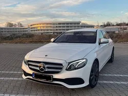 Culoarealb Utilizat 2018 Mercedes E220 Berlinǎ | 29.299 EUR (Preț OK)