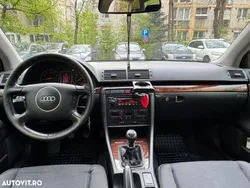Gri Utilizat 2002 Audi A4 Berlinǎ | 1.400 EUR (Preț bun)
