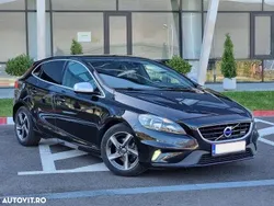 Culoarenegru Utilizat 2013 Volvo V40 R-Design Break | 6.900 EUR (Puțin scump)