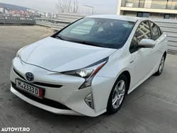 Alb Utilizat 2016 Toyota Prius Life Hatchback | 13.990 EUR (Puțin scump)