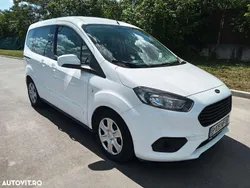 Alb Utilizat 2020 Ford Tourneo Courier Trend Monovolum | 11.150 EUR (Puțin scump)